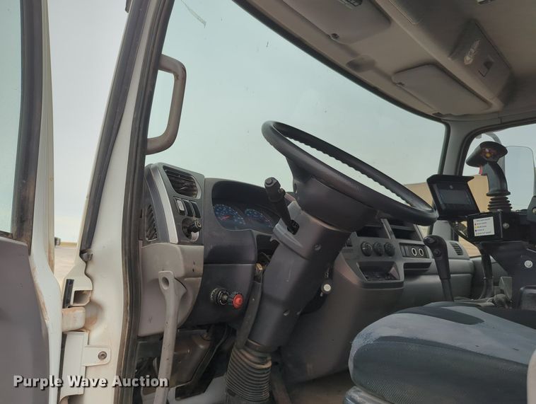 image for item OL9102 2011 UD Nissan 3300  pothole patcher truck