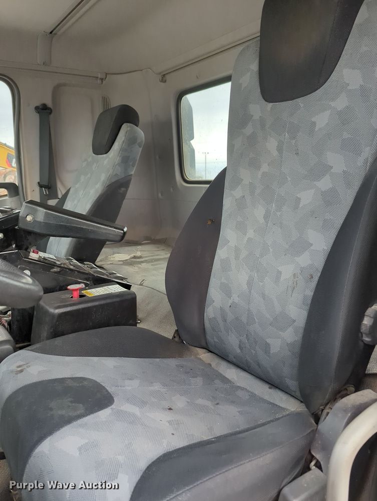 image for item OL9102 2011 UD Nissan 3300  pothole patcher truck