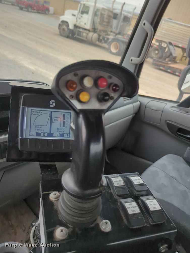 image for item OL9102 2011 UD Nissan 3300  pothole patcher truck