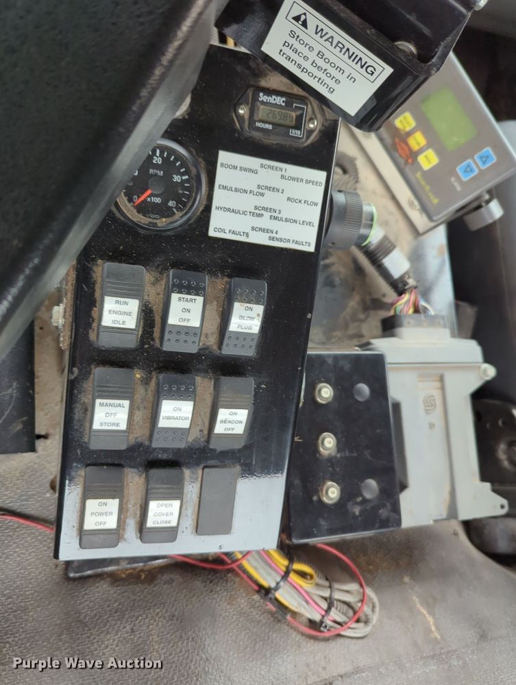 image for item OL9102 2011 UD Nissan 3300  pothole patcher truck