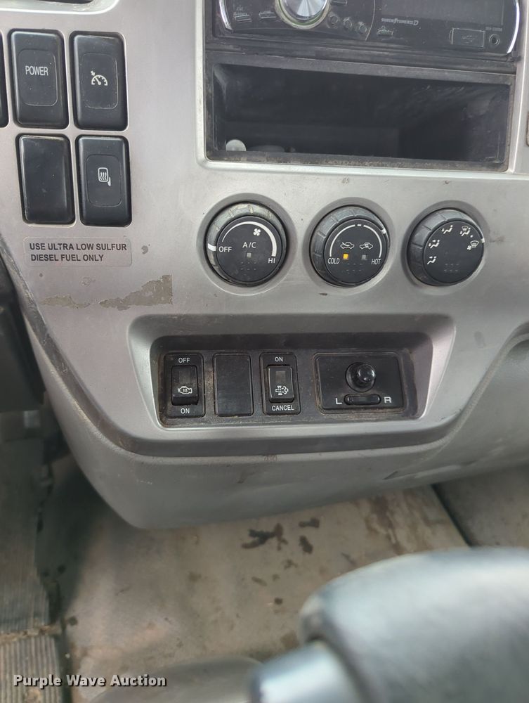 image for item OL9102 2011 UD Nissan 3300  pothole patcher truck