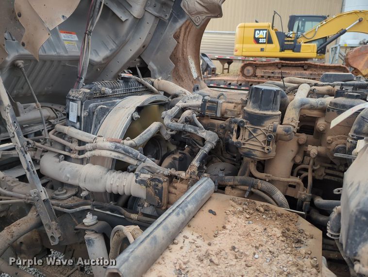 image for item OL9102 2011 UD Nissan 3300  pothole patcher truck