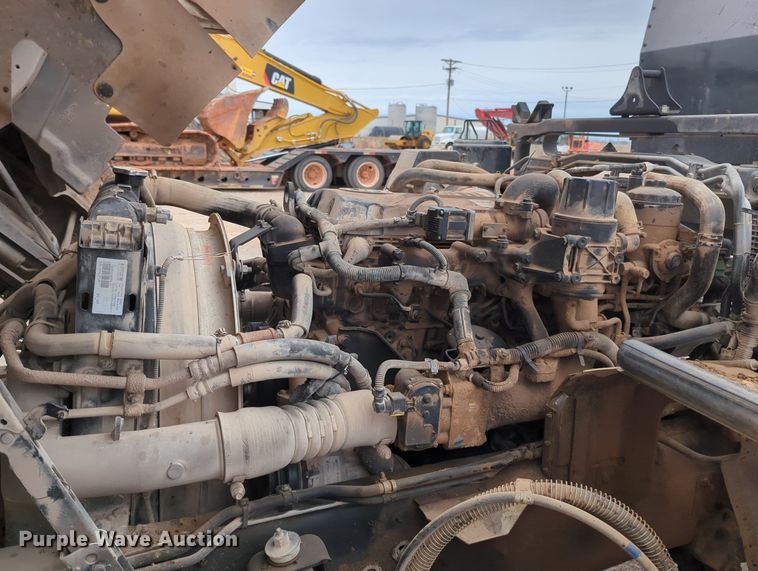 image for item OL9102 2011 UD Nissan 3300  pothole patcher truck