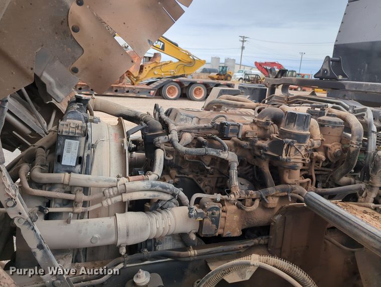 image for item OL9102 2011 UD Nissan 3300  pothole patcher truck