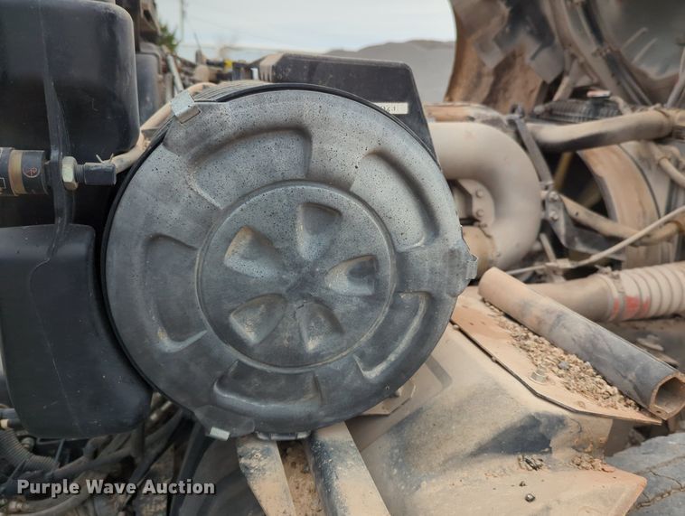 image for item OL9102 2011 UD Nissan 3300  pothole patcher truck