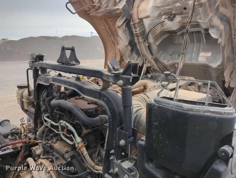 image for item OL9102 2011 UD Nissan 3300  pothole patcher truck