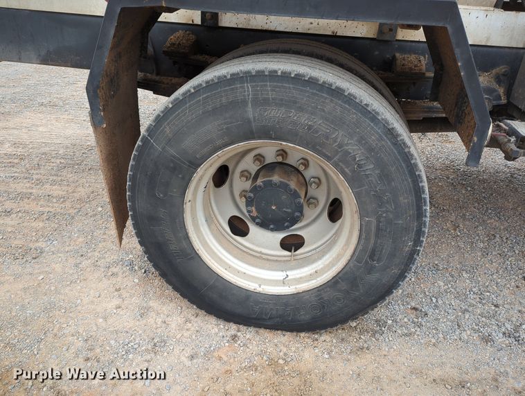 image for item OL9102 2011 UD Nissan 3300  pothole patcher truck