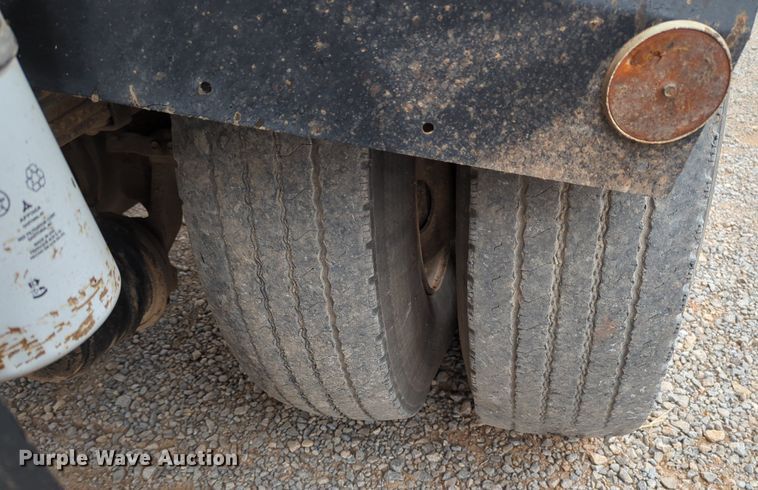 image for item OL9102 2011 UD Nissan 3300  pothole patcher truck