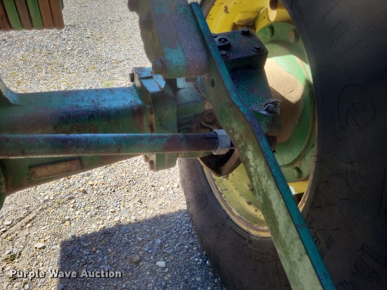 image for item DK1165 1990 John Deere 4955  MFWD tractor