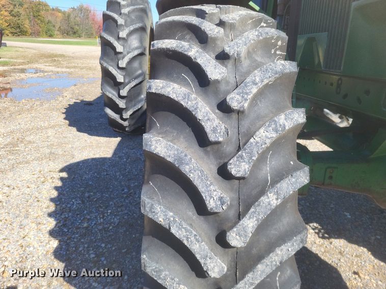 image for item DK1165 1990 John Deere 4955  MFWD tractor