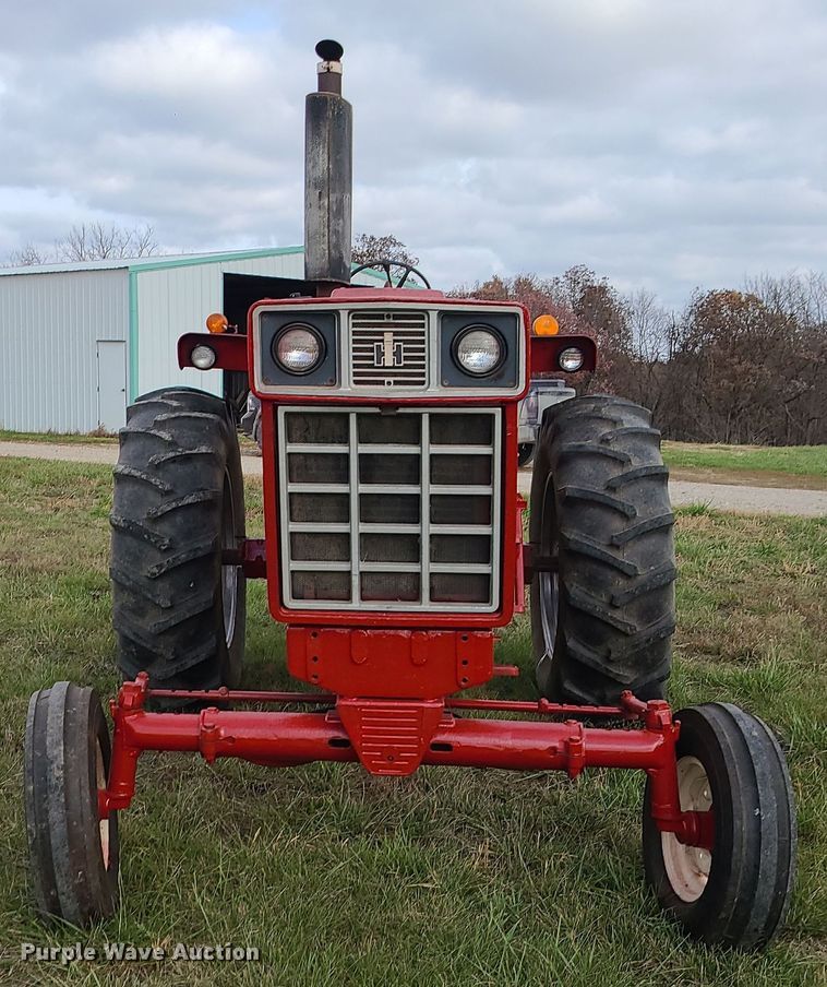 image for item DK4130 International Farmall 966  tractor