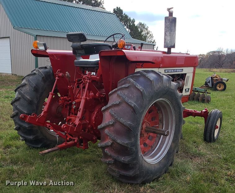 image for item DK4130 International Farmall 966  tractor