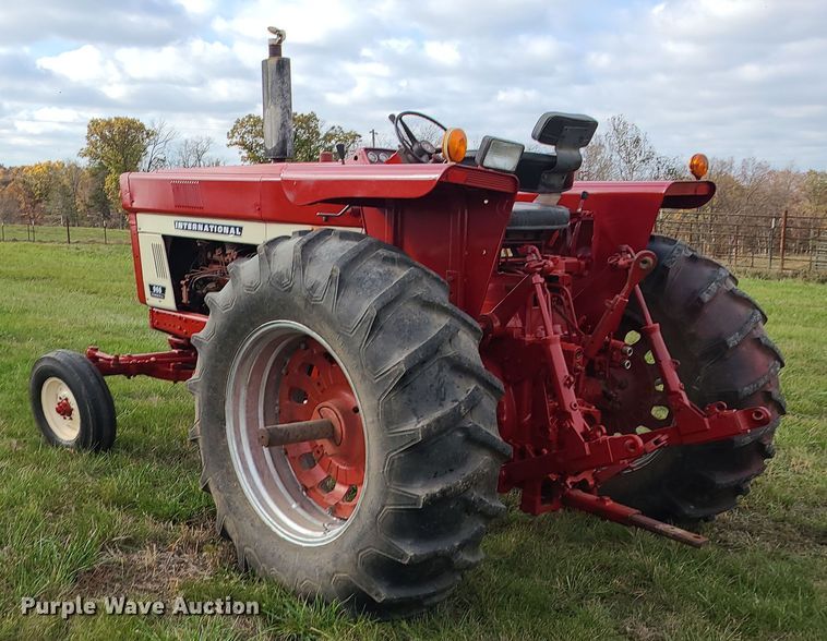 image for item DK4130 International Farmall 966  tractor