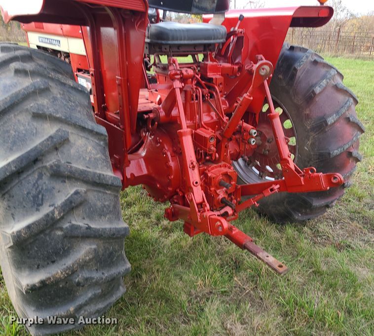 image for item DK4130 International Farmall 966  tractor