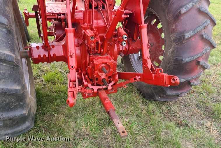 image for item DK4130 International Farmall 966  tractor