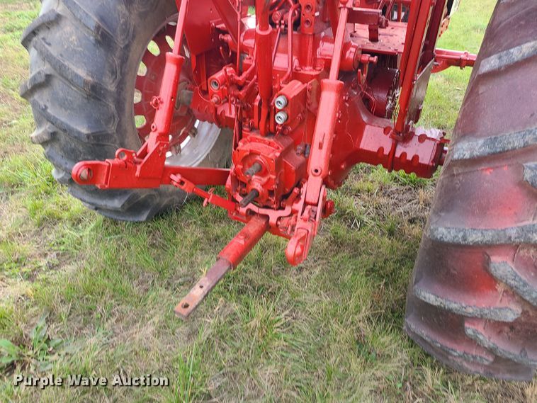 image for item DK4130 International Farmall 966  tractor