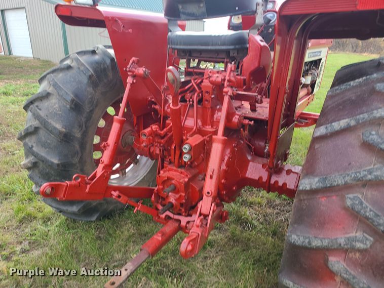 image for item DK4130 International Farmall 966  tractor