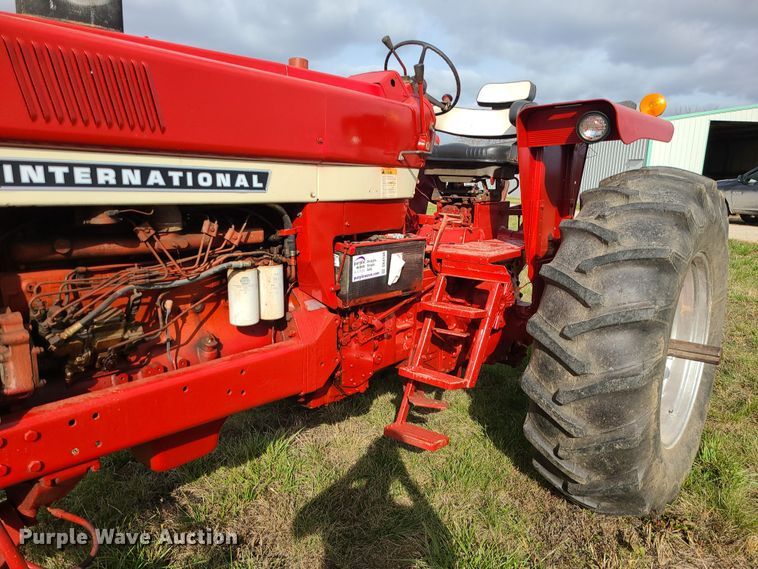 image for item DK4130 International Farmall 966  tractor