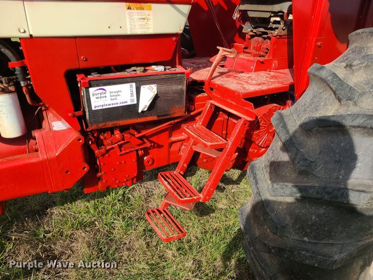 image for item DK4130 International Farmall 966  tractor