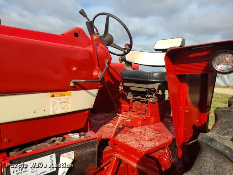 image for item DK4130 International Farmall 966  tractor