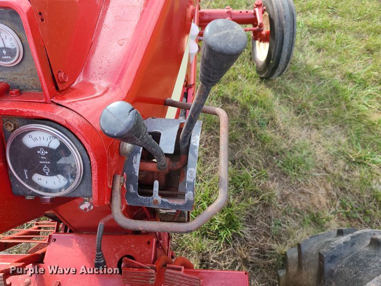 image for item DK4130 International Farmall 966  tractor