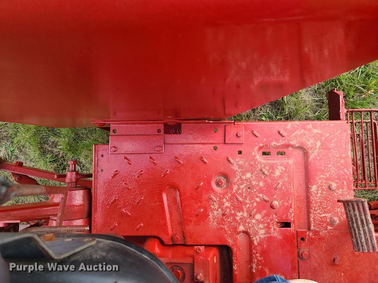 image for item DK4130 International Farmall 966  tractor