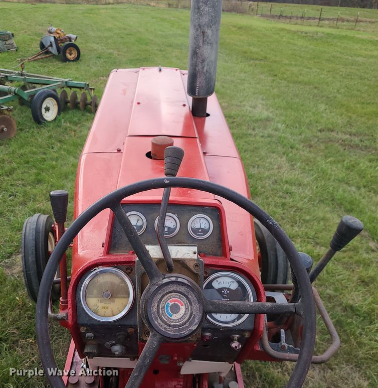 image for item DK4130 International Farmall 966  tractor