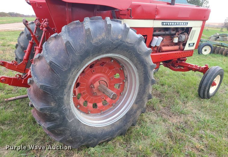 image for item DK4130 International Farmall 966  tractor
