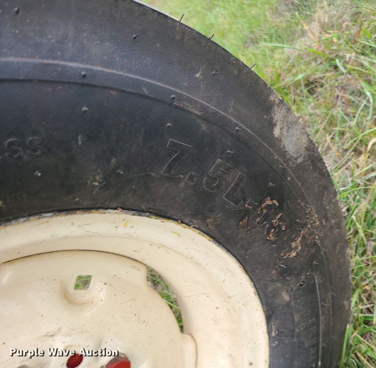 image for item DK4130 International Farmall 966  tractor