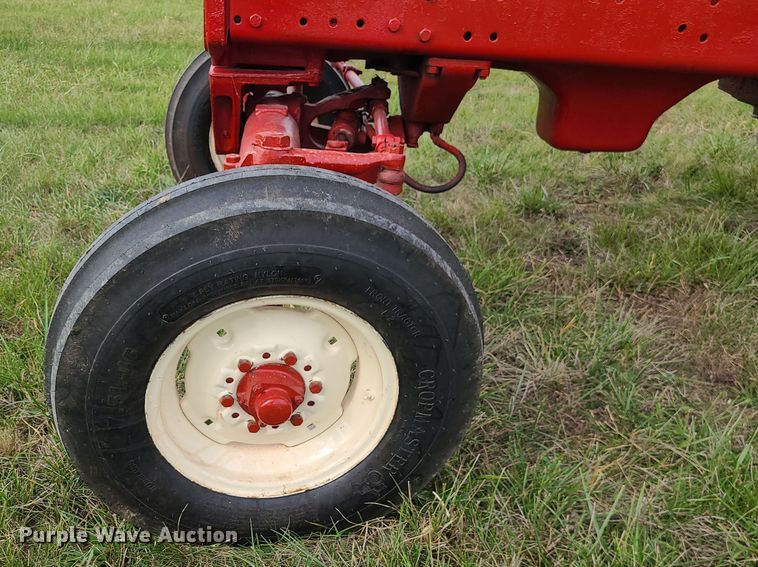 image for item DK4130 International Farmall 966  tractor