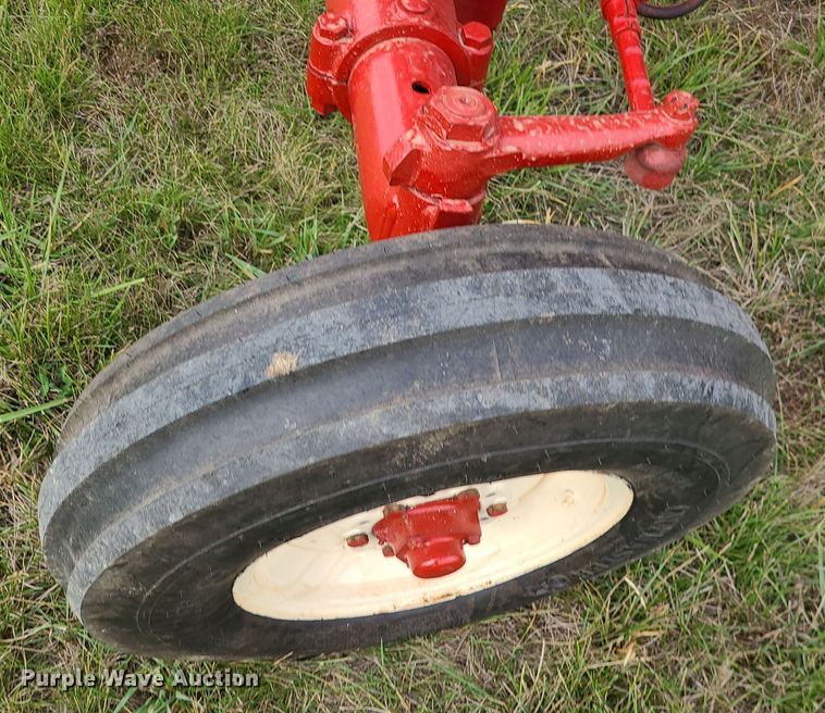 image for item DK4130 International Farmall 966  tractor