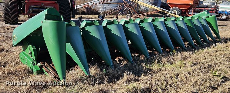 image for item DN7042 John Deere 1293  corn head