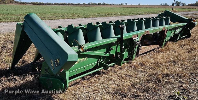 image for item DN7042 John Deere 1293  corn head