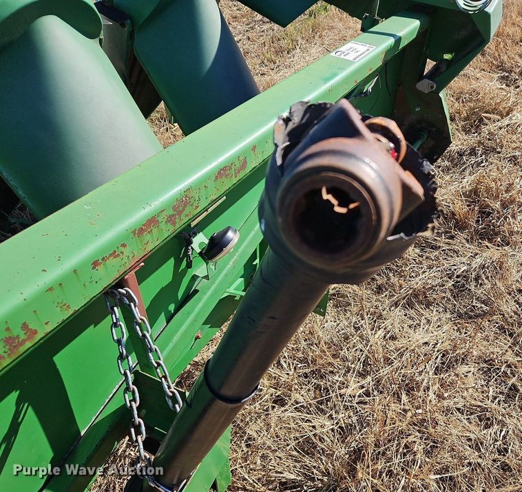 image for item DN7042 John Deere 1293  corn head