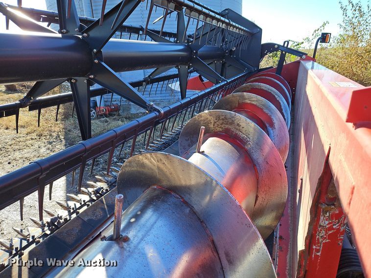 image for item DN7043 Case IH 2020 30 NSS BJ  draper head