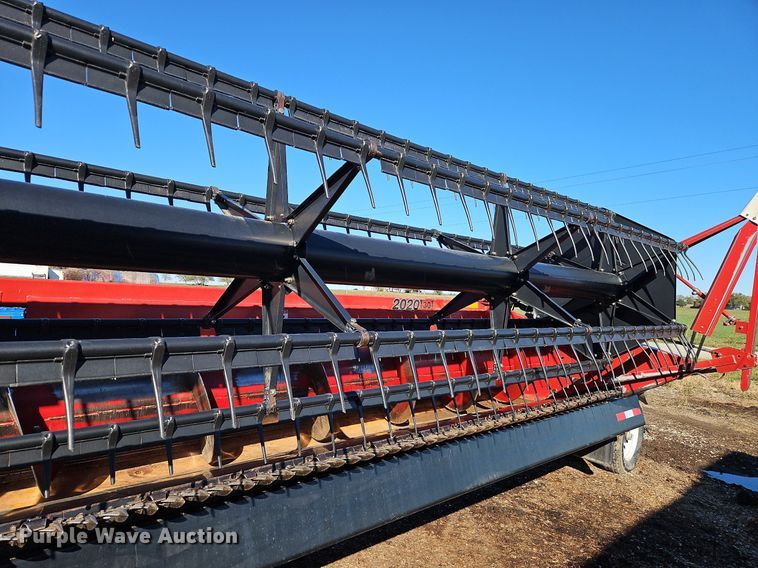 image for item DN7043 Case IH 2020 30 NSS BJ  draper head