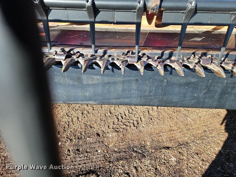 image for item DN7043 Case IH 2020 30 NSS BJ  draper head