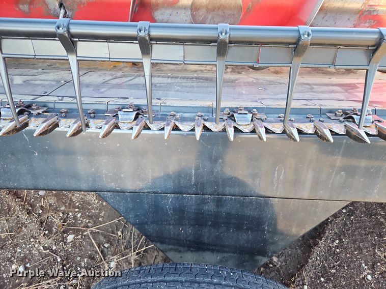 image for item DN7043 Case IH 2020 30 NSS BJ  draper head