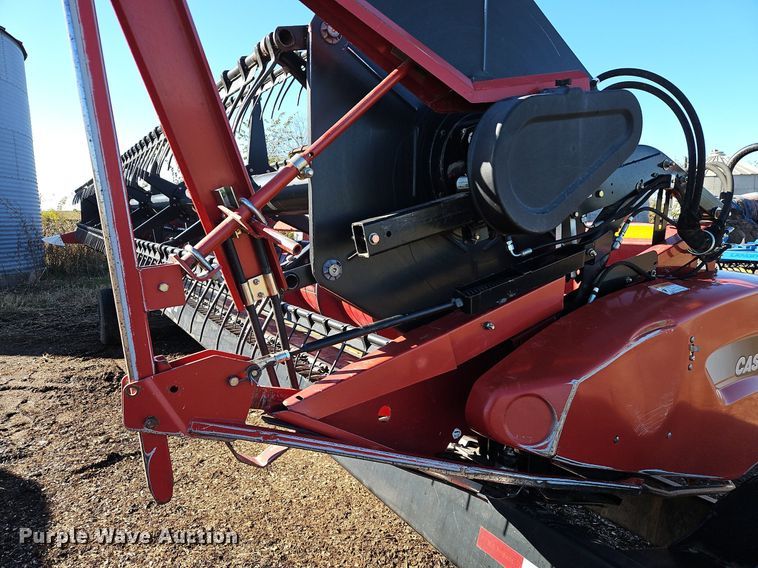 image for item DN7043 Case IH 2020 30 NSS BJ  draper head