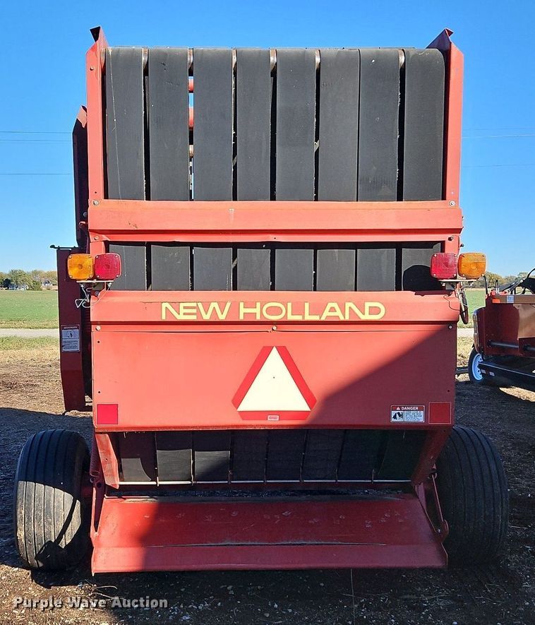 image for item DN7046 New Holland 664  round baler