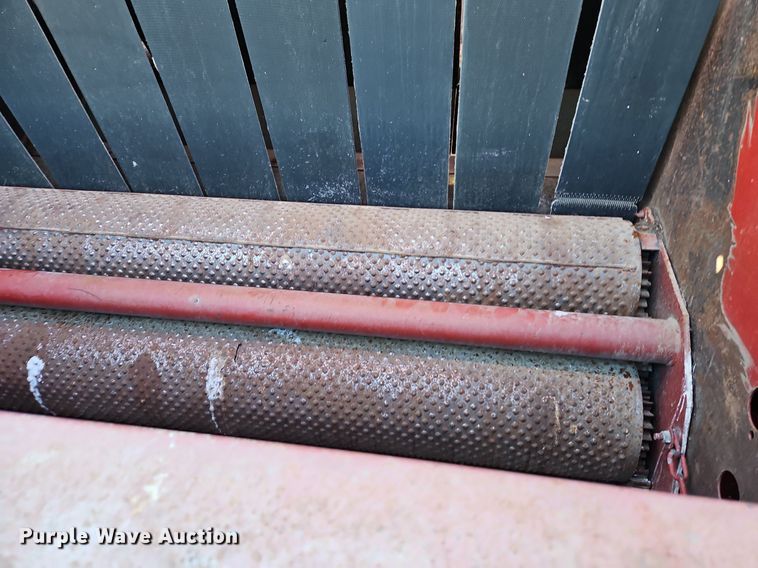 image for item DN7046 New Holland 664  round baler