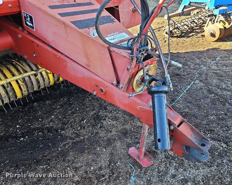 image for item DN7046 New Holland 664  round baler