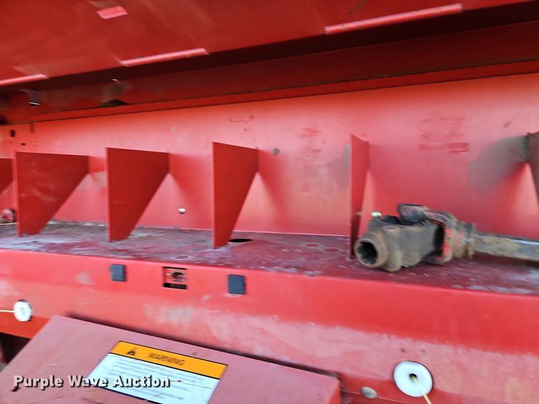 image for item DN7046 New Holland 664  round baler