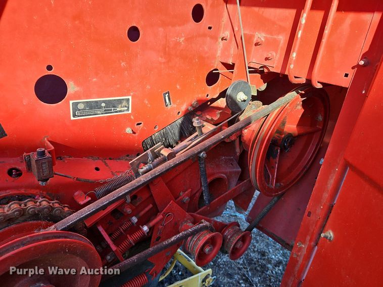 image for item DN7046 New Holland 664  round baler