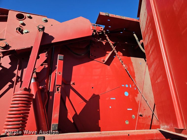 image for item DN7046 New Holland 664  round baler