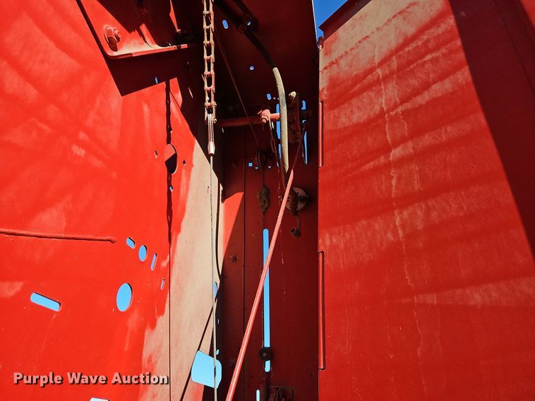 image for item DN7046 New Holland 664  round baler