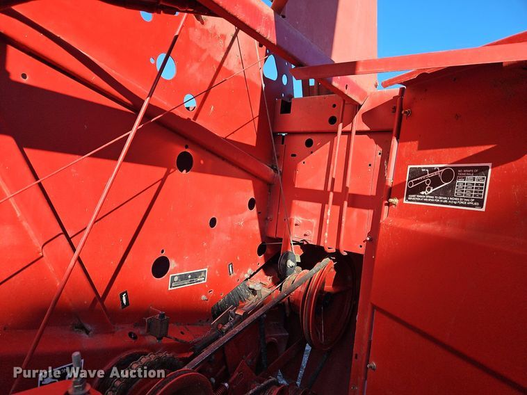 image for item DN7046 New Holland 664  round baler