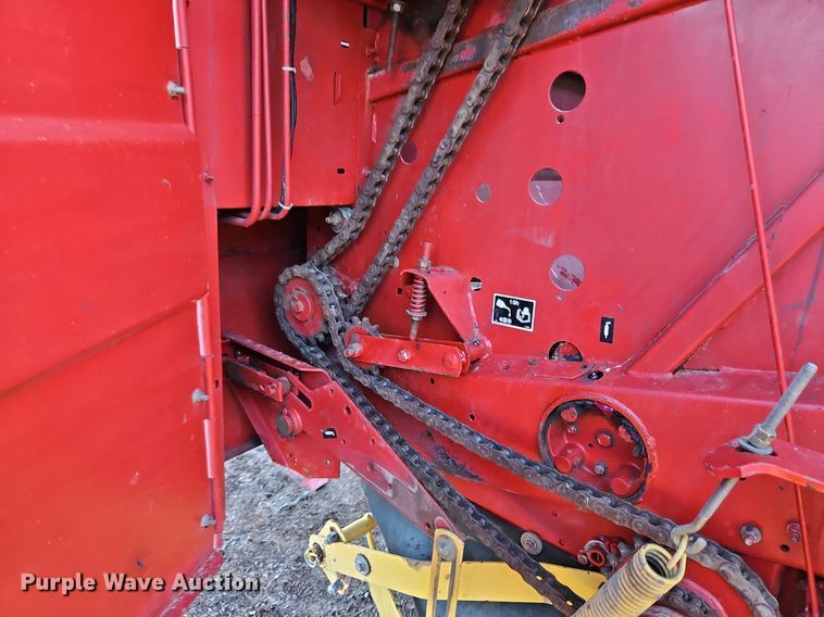 image for item DN7046 New Holland 664  round baler