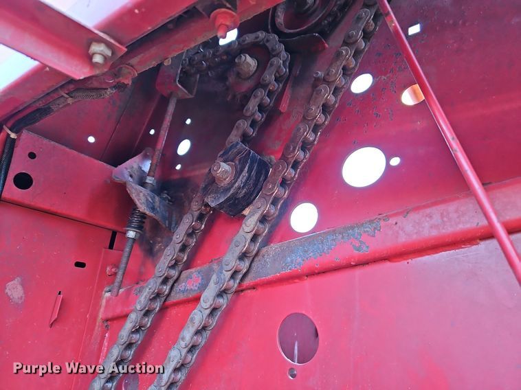 image for item DN7046 New Holland 664  round baler