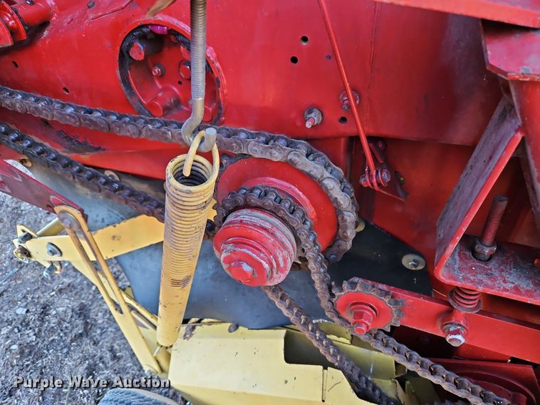 image for item DN7046 New Holland 664  round baler